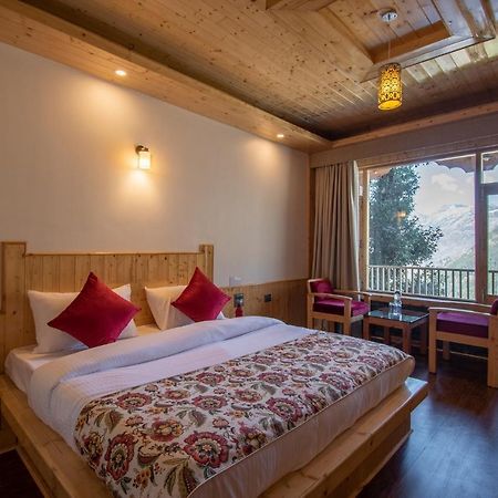 Rocky Mountain Jibhi Hotel Buitenkant foto